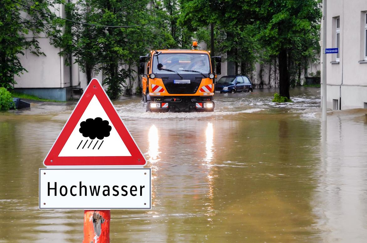 Straße unter Wasser, Hochwasserhilfe Niedersachsen