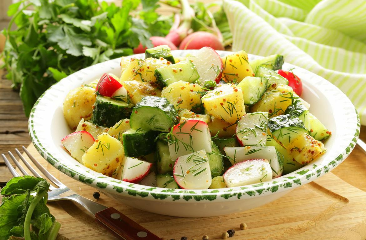 Teller mit Kartoffelsalat